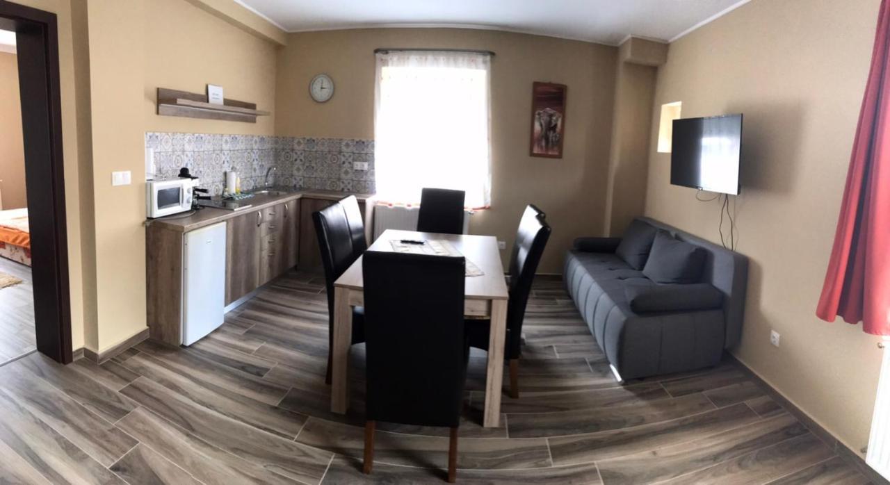 Apartament Adrienn *